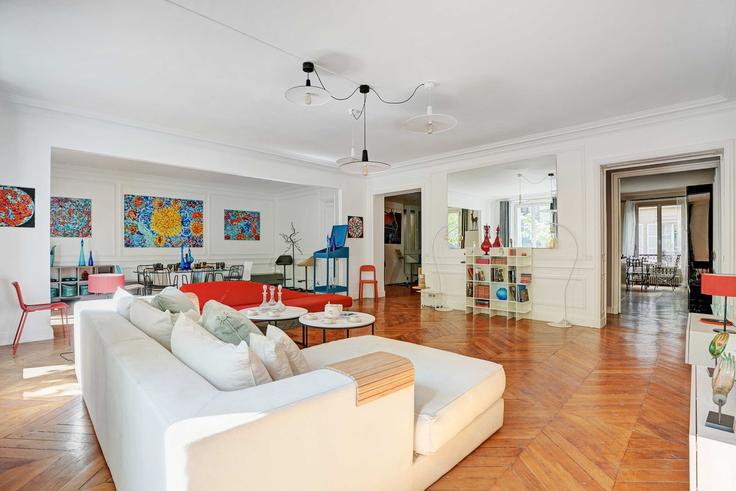 Elegante sala de estar con mobiliario moderno en un apartamento en Building Boulevard Malesherbes - checkmyguest - 1228702 en 8th arrondissement, Paris