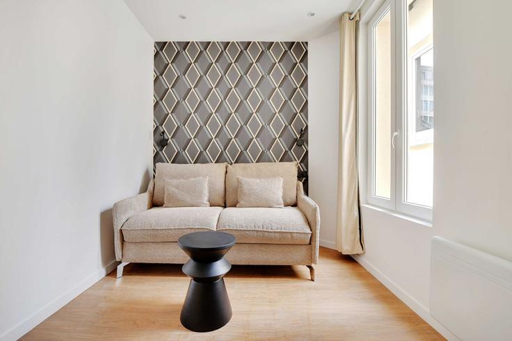 Montreuil, Montreuil에 위치한 Building Rue Raspail - checkmyguest - 1349576 아파트의 세련된 인테리어가 돋보이는 거실 Montreuil, Montreuil에 위치한 Building Rue Raspail - checkmyguest - 1349576 아파트의 세련된 인테리어가 돋보이는 거실