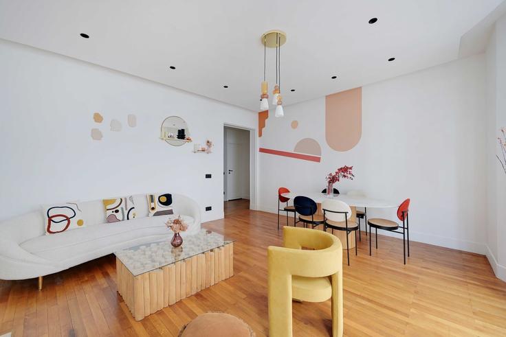 Sala de estar elegantemente projetada com móveis modernos em um apartamento no Building Rue Oswaldo Cruz - checkmyguest - 1252887 - PAR em 16th arrondissement, Paris Sala de estar elegantemente projetada com móveis modernos em um apartamento no Building Rue Oswaldo Cruz - checkmyguest - 1252887 - PAR em 16th arrondissement, Paris