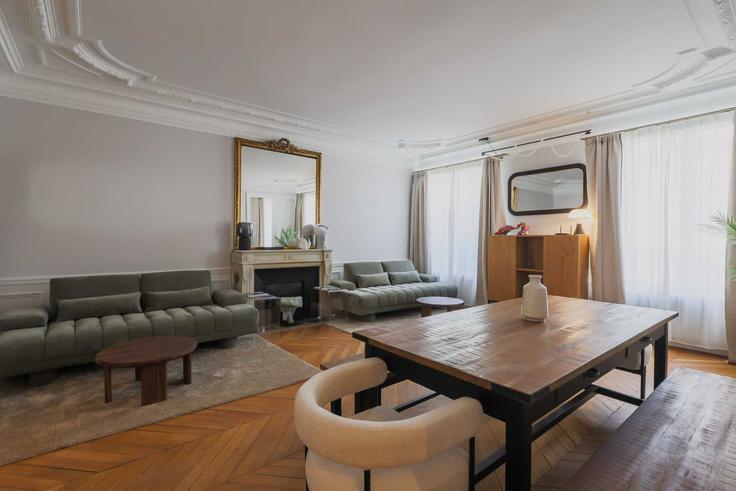 Elegantly designed living room with modern furnishings in an apartment at Building Square du Roule - checkmyguest - 1289708 - PAR in 8th arrondissement, Paris