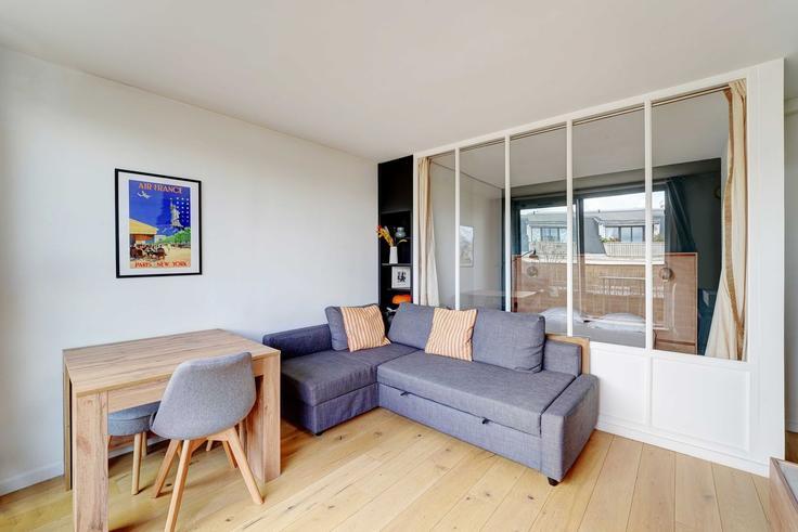 11th arrondissement, Paris에 위치한 Building Rue Jules Vallès - checkmyguest - 1316437 아파트의 세련된 인테리어가 돋보이는 거실 11th arrondissement, Paris에 위치한 Building Rue Jules Vallès - checkmyguest - 1316437 아파트의 세련된 인테리어가 돋보이는 거실