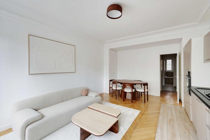 Elegante sala de estar con mobiliario moderno en un apartamento en Building Boulevard Richard-Lenoir - checkmyguest - 1349938 en 11th arrondissement, Paris