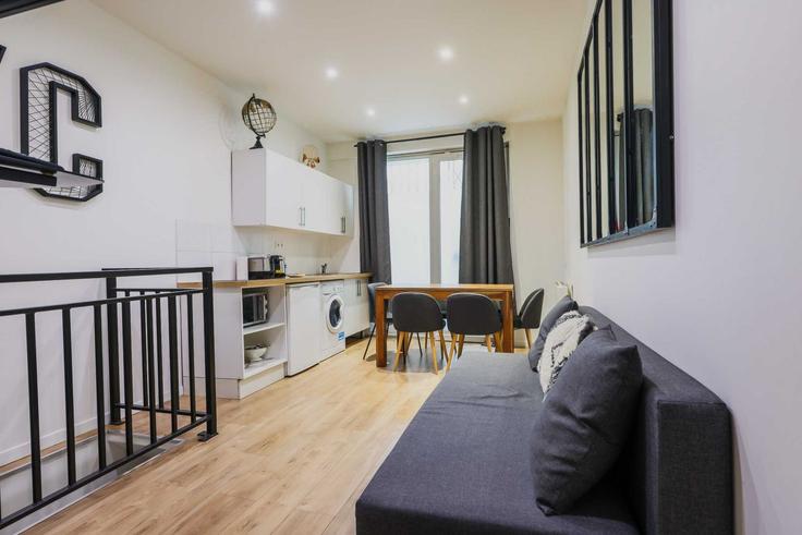 16th arrondissement, Paris에 위치한 Building Boulevard Exelmans - checkmyguest - 1350260 유닛의 세련된 인테리어가 돋보이는 거실