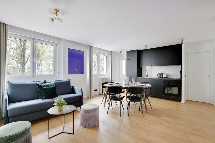 Building Avenue Claude Vellefaux - checkmyguest - 1350492 adresindeki bir dairede modern mobilyalarla zarif bir şekilde tasarlanmış oturma odası 10th arrondissement, Paris Building Avenue Claude Vellefaux - checkmyguest - 1350492 adresindeki bir dairede modern mobilyalarla zarif bir şekilde tasarlanmış oturma odası 10th arrondissement, Paris