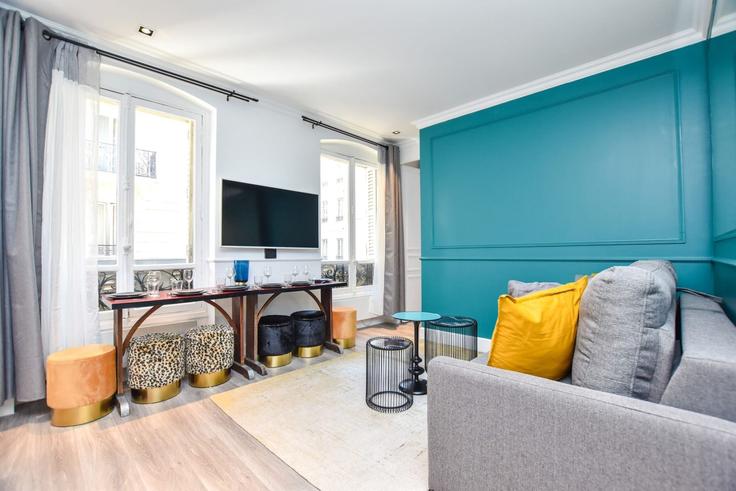 Building Rue de Trévise - checkmyguest - 1350180 adresindeki bir dairede modern mobilyalarla zarif bir şekilde tasarlanmış oturma odası 9th arrondissement, Paris