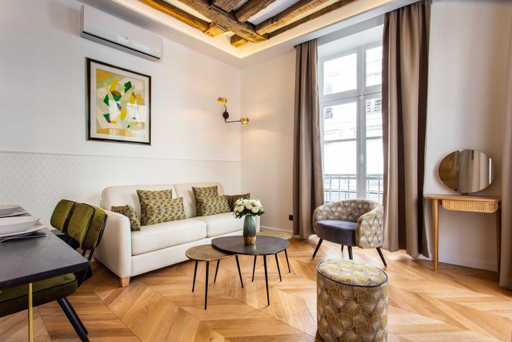 3rd arrondissement, Paris에 위치한 Building Rue Béranger - checkmyguest - 1350463 유닛의 세련된 인테리어가 돋보이는 거실