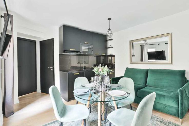 Salle de séjour élégante avec mobilier moderne dans un appartement à Building Rue Saint-Jacques - checkmyguest - 1350505 à 5th arrondissement, Paris Salle de séjour élégante avec mobilier moderne dans un appartement à Building Rue Saint-Jacques - checkmyguest - 1350505 à 5th arrondissement, Paris