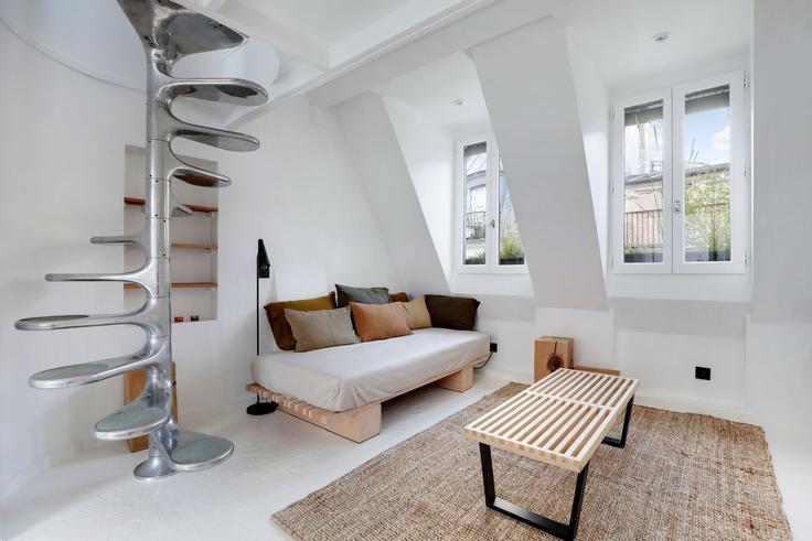 Elegant gestaltetes Wohnzimmer mit moderner Einrichtung in einer Wohnung im Building Rue Quincampoix - checkmyguest - 1350959 in 3rd arrondissement, Paris