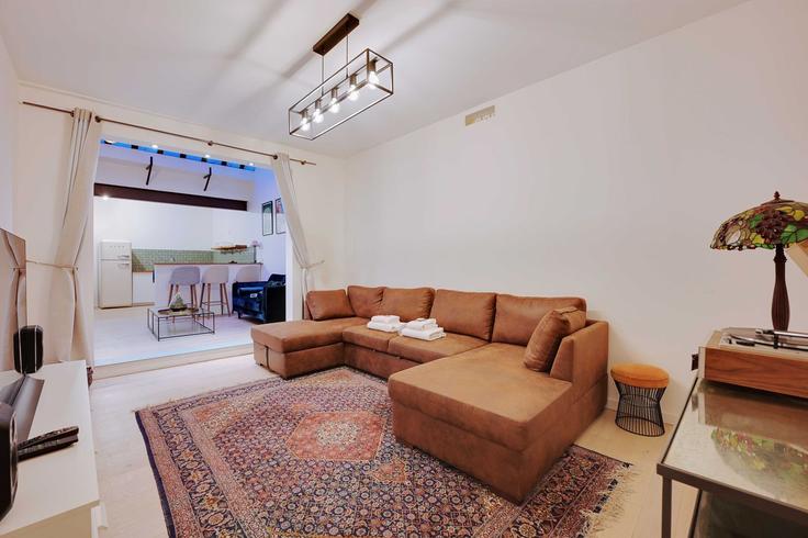 Salle de séjour élégante avec mobilier moderne dans un appartement à Building Rue Saint-Joseph - checkmyguest - 1348656 à 2nd arrondissement, Paris Salle de séjour élégante avec mobilier moderne dans un appartement à Building Rue Saint-Joseph - checkmyguest - 1348656 à 2nd arrondissement, Paris