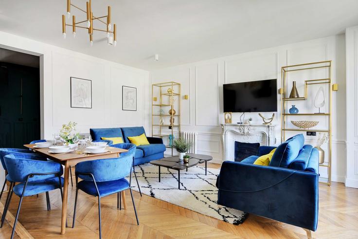 Elegante sala de estar con mobiliario moderno en un apartamento en Building Rue de Lyon - checkmyguest - 1350654 en 12th arrondissement, Paris