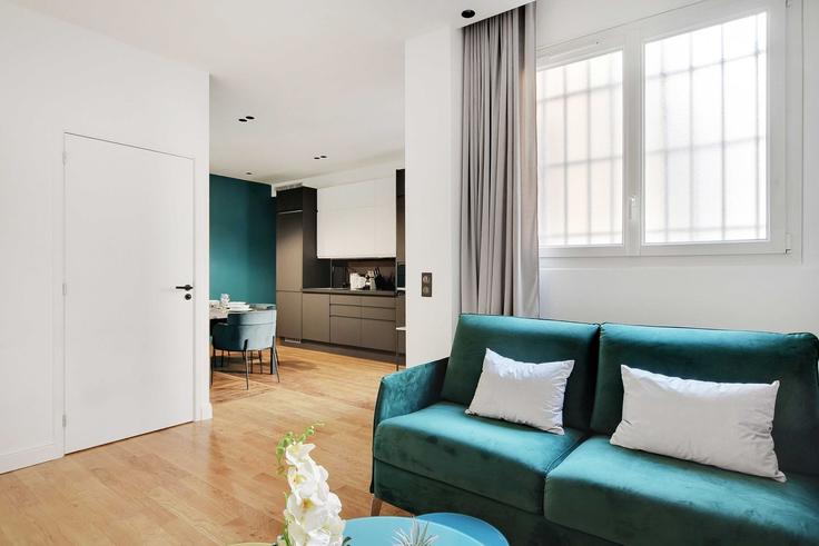 12th arrondissement, Paris에 위치한 Building Rue de Lyon - checkmyguest - 1320745 아파트의 세련된 인테리어가 돋보이는 거실 12th arrondissement, Paris에 위치한 Building Rue de Lyon - checkmyguest - 1320745 아파트의 세련된 인테리어가 돋보이는 거실