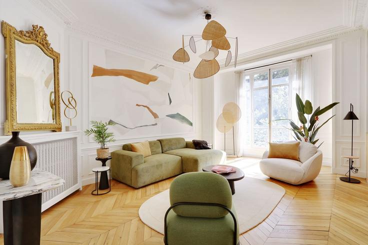 Sala de estar elegantemente projetada com móveis modernos em um apartamento no Building Avenue de Suffren - checkmyguest - 1348114 em 7th arrondissement, Paris