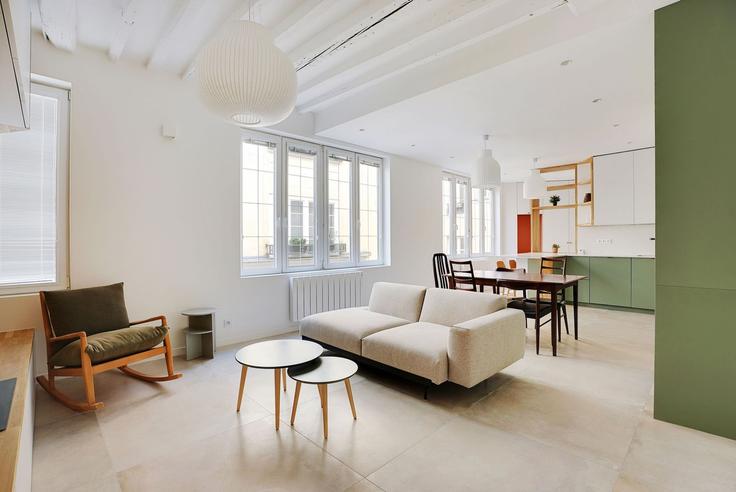 Elegante sala de estar con mobiliario moderno en un apartamento en Building Rue du Faubourg Saint-Antoine - checkmyguest - 1350951 en 11th arrondissement, Paris