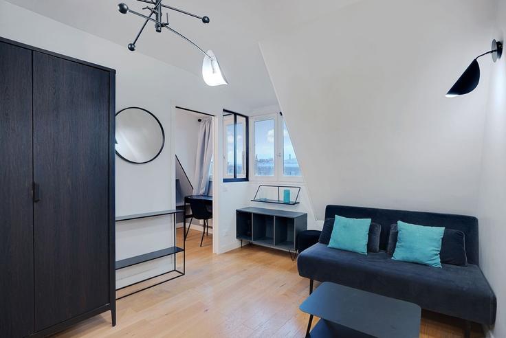 17th arrondissement, Paris에 위치한 Building Avenue Niel - checkmyguest - 1348081 유닛의 세련된 인테리어가 돋보이는 거실 17th arrondissement, Paris에 위치한 Building Avenue Niel - checkmyguest - 1348081 유닛의 세련된 인테리어가 돋보이는 거실