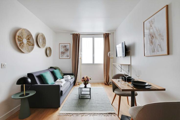 17th arrondissement, Paris에 위치한 Building Rue Lechapelais - checkmyguest - 1351118 유닛의 세련된 인테리어가 돋보이는 거실