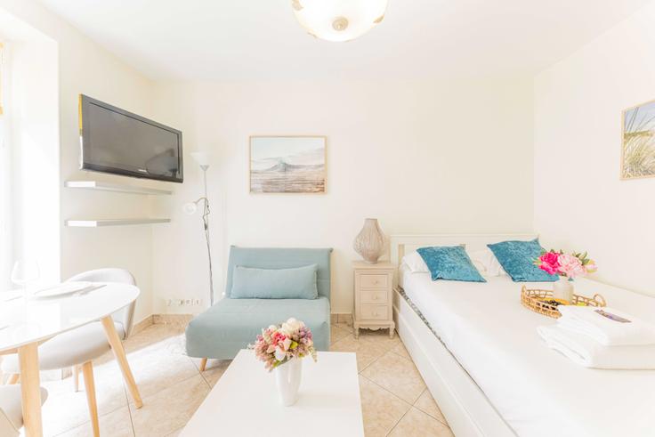 Building Rue de l'Exposition - checkmyguest - 1052530 - PAR adresindeki bir dairede modern mobilyalarla zarif bir şekilde tasarlanmış oturma odası 7th arrondissement, Paris
