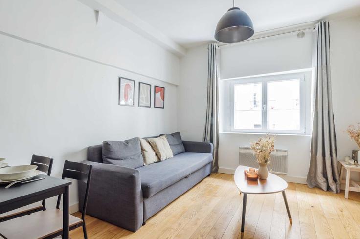 2nd arrondissement, Paris에 위치한 Building Rue d'Aboukir - checkmyguest - 1347949 유닛의 세련된 인테리어가 돋보이는 거실 2nd arrondissement, Paris에 위치한 Building Rue d'Aboukir - checkmyguest - 1347949 유닛의 세련된 인테리어가 돋보이는 거실