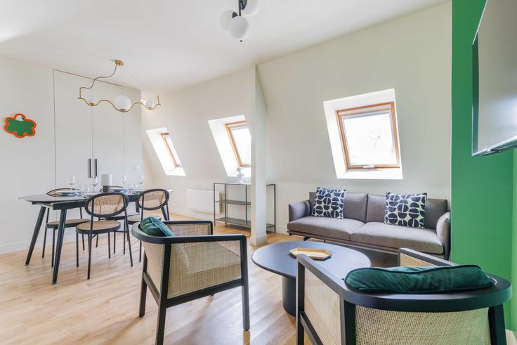 Salle de séjour élégante avec mobilier moderne dans un appartement à Building Rue de l'Abbé Grégoire - checkmyguest - 1285000 à 6th arrondissement, Paris Salle de séjour élégante avec mobilier moderne dans un appartement à Building Rue de l'Abbé Grégoire - checkmyguest - 1285000 à 6th arrondissement, Paris