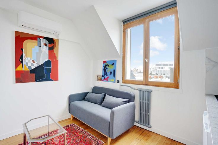 Elegant gestaltetes Wohnzimmer mit moderner Einrichtung in einer Wohnung im Building Rue Galilée - checkmyguest - 1351148 in 16th arrondissement, Paris Elegant gestaltetes Wohnzimmer mit moderner Einrichtung in einer Wohnung im Building Rue Galilée - checkmyguest - 1351148 in 16th arrondissement, Paris