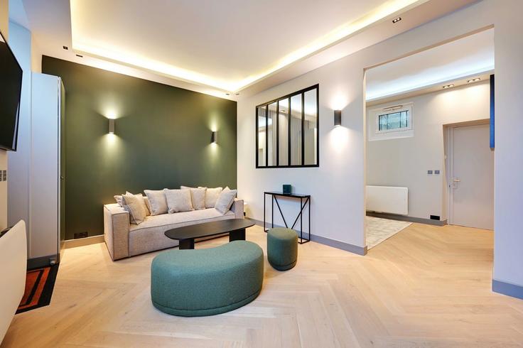 7th arrondissement, Paris에 위치한 Building Rue Fabert - checkmyguest - 1350939 유닛의 세련된 인테리어가 돋보이는 거실