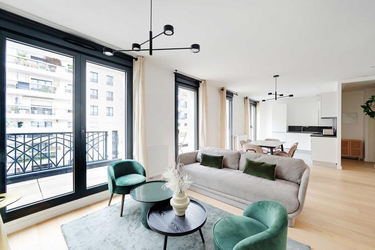 Building Rue Jules Guesde - checkmyguest - 1348292 adresindeki bir dairede modern mobilyalarla zarif bir şekilde tasarlanmış oturma odası Levallois-Perret, Levallois-Perret