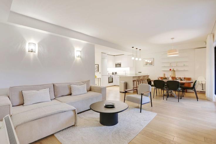 16th arrondissement, Paris에 위치한 Building Rue de l'Assomption - checkmyguest - 1348448 아파트의 세련된 인테리어가 돋보이는 거실