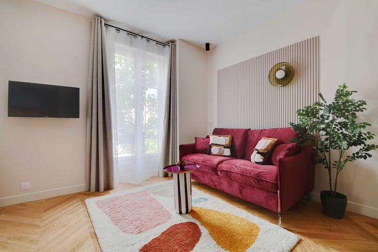 Elegante sala de estar con mobiliario moderno en un apartamento en Building Rue de la Convention - checkmyguest - 1348456 en 15th arrondissement, Paris