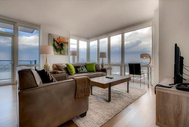 Building West 42nd Street - churchillliving - 1076259 - NYC adresindeki bir dairede modern mobilyalarla zarif bir şekilde tasarlanmış oturma odası Manhattan, New York