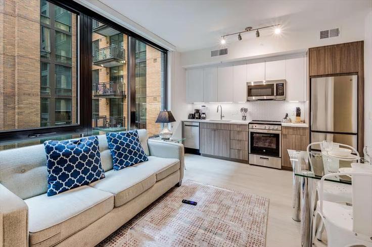 Washington, Washington에 위치한 Building First Street Northeast - churchillliving - 1039829 - WDC 아파트의 세련된 인테리어가 돋보이는 거실