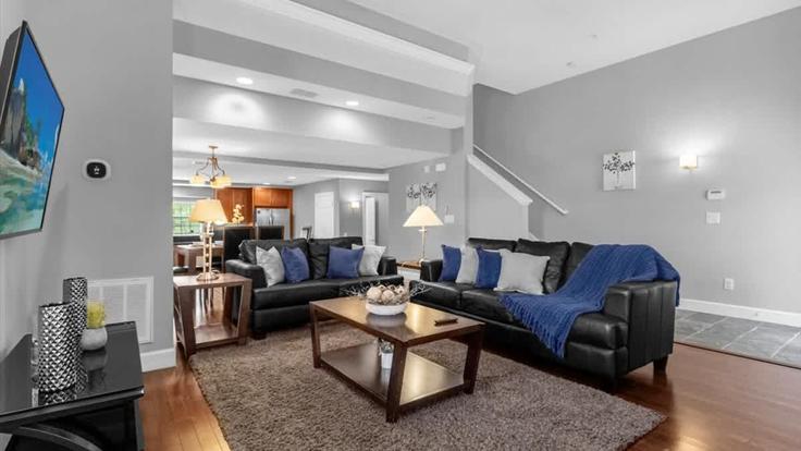 Orlando, Orlando에 위치한 Building Damai Lane - citrinevacationshome - 1570174 유닛의 세련된 인테리어가 돋보이는 거실 Orlando, Orlando에 위치한 Building Damai Lane - citrinevacationshome - 1570174 유닛의 세련된 인테리어가 돋보이는 거실
