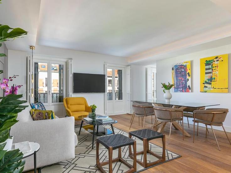 Salamanca, Madrid에 위치한 Building Calle Alcalá - cituspace-sl - 1467477 유닛의 세련된 인테리어가 돋보이는 거실 Salamanca, Madrid에 위치한 Building Calle Alcalá - cituspace-sl - 1467477 유닛의 세련된 인테리어가 돋보이는 거실