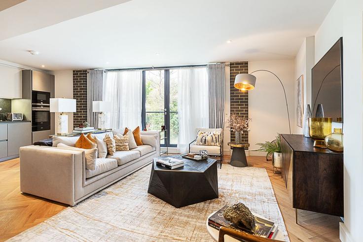 London Borough of Hammersmith and Fulham, London에 위치한 Building Branksea Street - city-relay-rr - 1573029 유닛의 세련된 인테리어가 돋보이는 거실 London Borough of Hammersmith and Fulham, London에 위치한 Building Branksea Street - city-relay-rr - 1573029 유닛의 세련된 인테리어가 돋보이는 거실