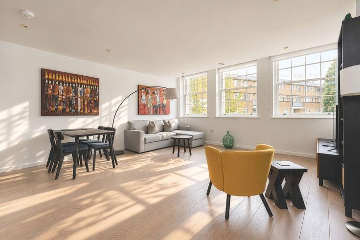 Building Apartment 4 27 Webber Street SE1 8QW London - city-relay-rr - 1694716 adresindeki bir dairede modern mobilyalarla zarif bir şekilde tasarlanmış oturma odası London Borough of Lambeth, London Building Apartment 4 27 Webber Street SE1 8QW London - city-relay-rr - 1694716 adresindeki bir dairede modern mobilyalarla zarif bir şekilde tasarlanmış oturma odası London Borough of Lambeth, London