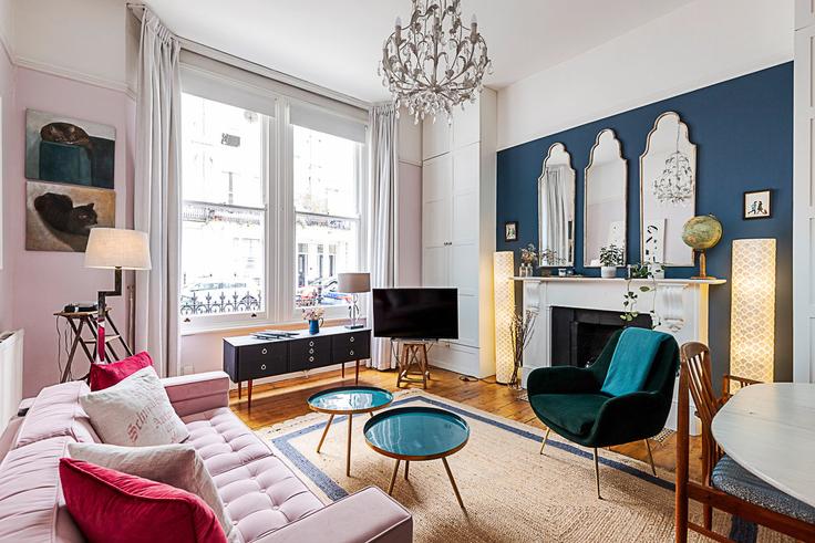 Elegant gestaltetes Wohnzimmer mit moderner Einrichtung in einer Wohnung im Building Flat 2 31 Castletown Road, London W14 9HF London - city-relay-rr - 1581725 in London Borough of Hammersmith and Fulham, London Elegant gestaltetes Wohnzimmer mit moderner Einrichtung in einer Wohnung im Building Flat 2 31 Castletown Road, London W14 9HF London - city-relay-rr - 1581725 in London Borough of Hammersmith and Fulham, London