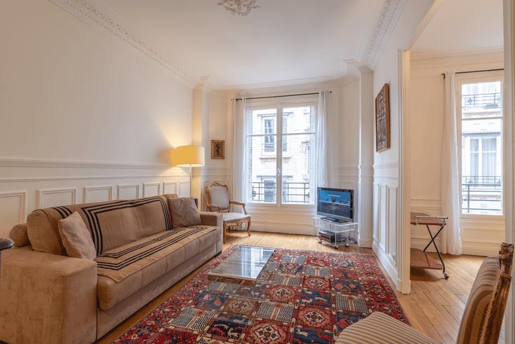 17th arrondissement, Paris에 위치한 Building 5 Rue des Colonels Renard, 75017 Paris, France - city-relay-rr - 1605335 유닛의 세련된 인테리어가 돋보이는 거실 17th arrondissement, Paris에 위치한 Building 5 Rue des Colonels Renard, 75017 Paris, France - city-relay-rr - 1605335 유닛의 세련된 인테리어가 돋보이는 거실