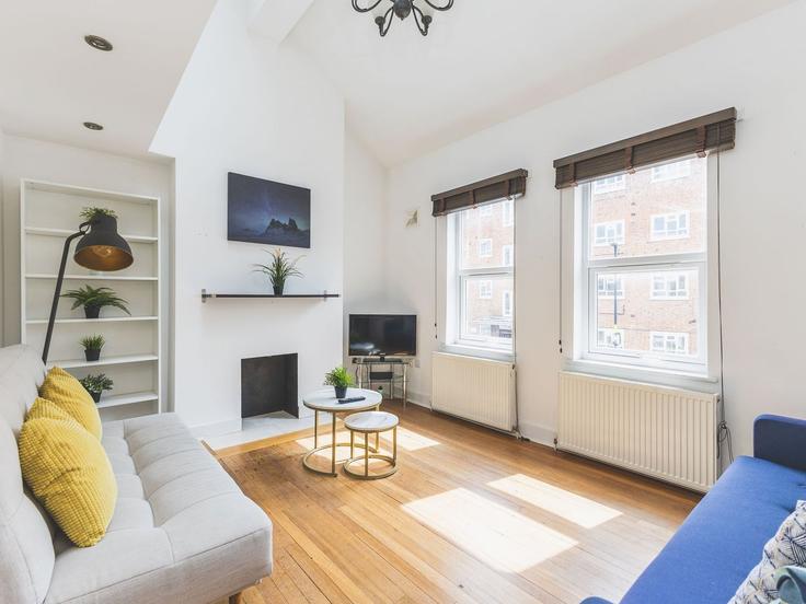 Salle de séjour élégante avec mobilier moderne dans un appartement à Building Thorparch Road - city-relay-rr - 1563561 à London Borough of Lambeth, London