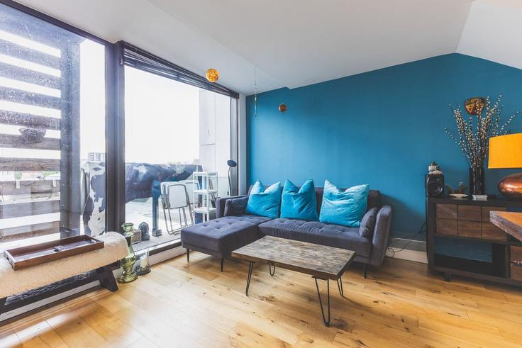 Elegant gestaltetes Wohnzimmer mit moderner Einrichtung in einer Wohnung im Building Flat 24 Flat 24, 124 Deptford High Street SE8 4BW London - city-relay-rr - 1628260 in London Borough of Lewisham, London