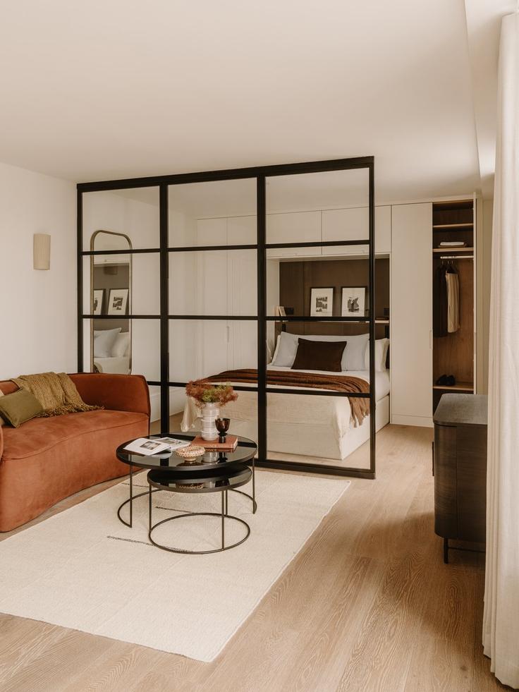 London Borough of Hammersmith and Fulham, London에 위치한 Building Flat 7 587-591 Fulham Road SW6 5UA London - city-relay-rr - 1589215 유닛의 세련된 인테리어가 돋보이는 거실 London Borough of Hammersmith and Fulham, London에 위치한 Building Flat 7 587-591 Fulham Road SW6 5UA London - city-relay-rr - 1589215 유닛의 세련된 인테리어가 돋보이는 거실