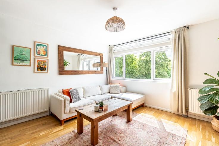 Building 178 Cedars Road SW4 0QA London - city-relay-rr - 1578807 adresindeki bir dairede modern mobilyalarla zarif bir şekilde tasarlanmış oturma odası London Borough of Lambeth, London