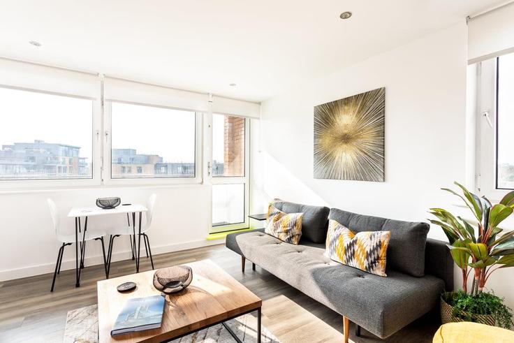 Salle de séjour élégante avec mobilier moderne dans un appartement à Building Leathermarket Street - city-relay-rr - 1501800 à London Borough of Southwark, London