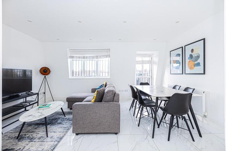 Elegante sala de estar con mobiliario moderno en un apartamento en Building Harley Street - city-relay-rr - 1494837 en City of Westminster, London