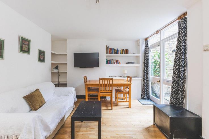 Elegante sala de estar con mobiliario moderno en un apartamento en Building Rocliffe Street - city-relay-rr - 1512537 en London Borough of Islington, London