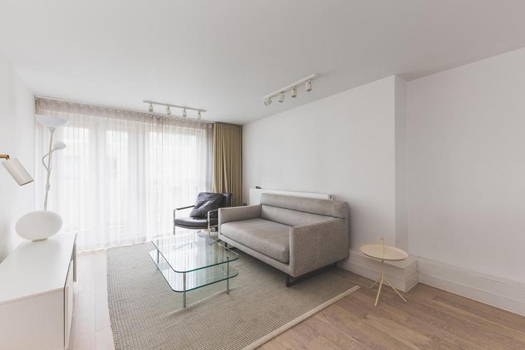 Salle de séjour élégante avec mobilier moderne dans un appartement à Building Ebury Street - city-relay-rr - 1506468 à City of Westminster, London Salle de séjour élégante avec mobilier moderne dans un appartement à Building Ebury Street - city-relay-rr - 1506468 à City of Westminster, London