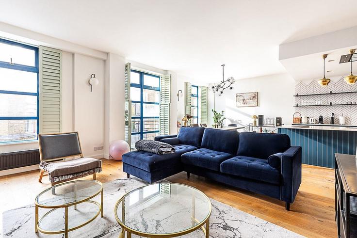 Salle de séjour élégante avec mobilier moderne dans un appartement à Building Cheshire Street - city-relay-rr - 1506416 à London Borough of Tower Hamlets, London