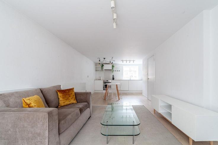 London City of WestminsterのBuilding Ebury Street - city-relay-rr - 1506473のアパートメントにある、モダンな家具を備えたエレガントなデザインのリビングルーム