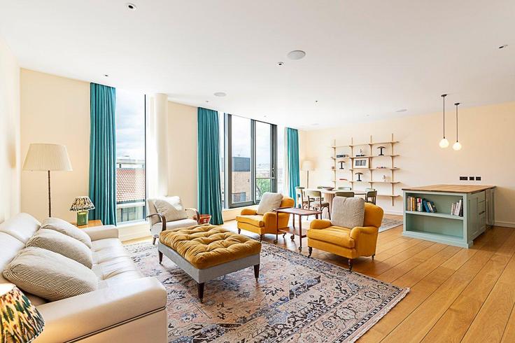 Elegantly designed living room with modern furnishings in an apartment at Building Park Street - city-relay-rr - 1494871 in London Borough of Southwark, London
