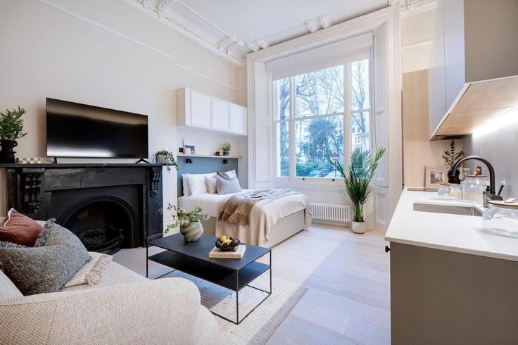 Elegant gestaltetes Wohnzimmer mit moderner Einrichtung in einer Wohnung im Building Kensington Gardens Square - city-relay-rr - 1506385 in City of Westminster, London Elegant gestaltetes Wohnzimmer mit moderner Einrichtung in einer Wohnung im Building Kensington Gardens Square - city-relay-rr - 1506385 in City of Westminster, London
