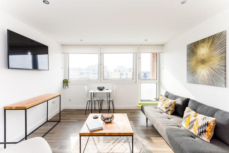 Elegantly designed living room with modern furnishings in an apartment at Building Leathermarket Street - city-relay-rr - 1501800 in London Borough of Southwark, London