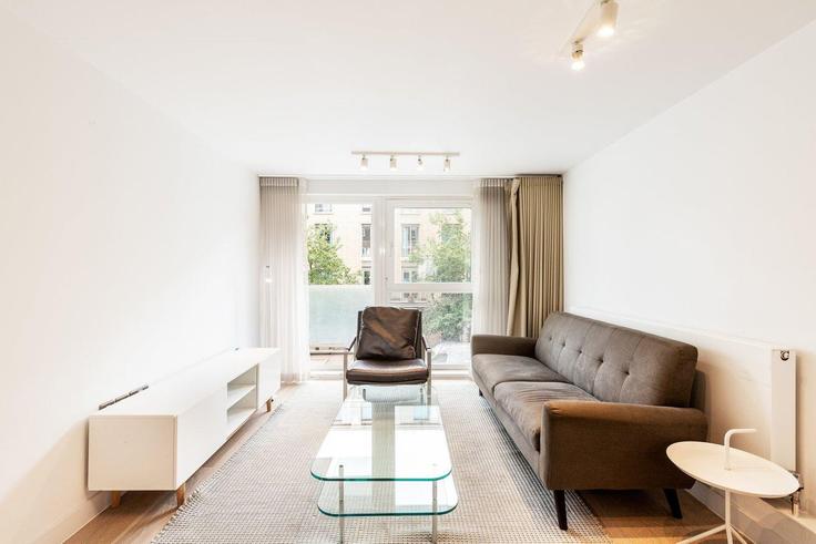 City of Westminster, London에 위치한 Building Ebury Street - city-relay-rr - 1506466 유닛의 세련된 인테리어가 돋보이는 거실 City of Westminster, London에 위치한 Building Ebury Street - city-relay-rr - 1506466 유닛의 세련된 인테리어가 돋보이는 거실