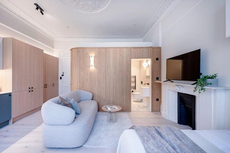 Elegant gestaltetes Wohnzimmer mit moderner Einrichtung in einer Wohnung im Building Kensington Gardens Square - city-relay-rr - 1506384 in City of Westminster, London Elegant gestaltetes Wohnzimmer mit moderner Einrichtung in einer Wohnung im Building Kensington Gardens Square - city-relay-rr - 1506384 in City of Westminster, London